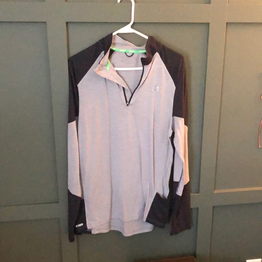 Medium Reebok athletic long sleeve quick dry shirt